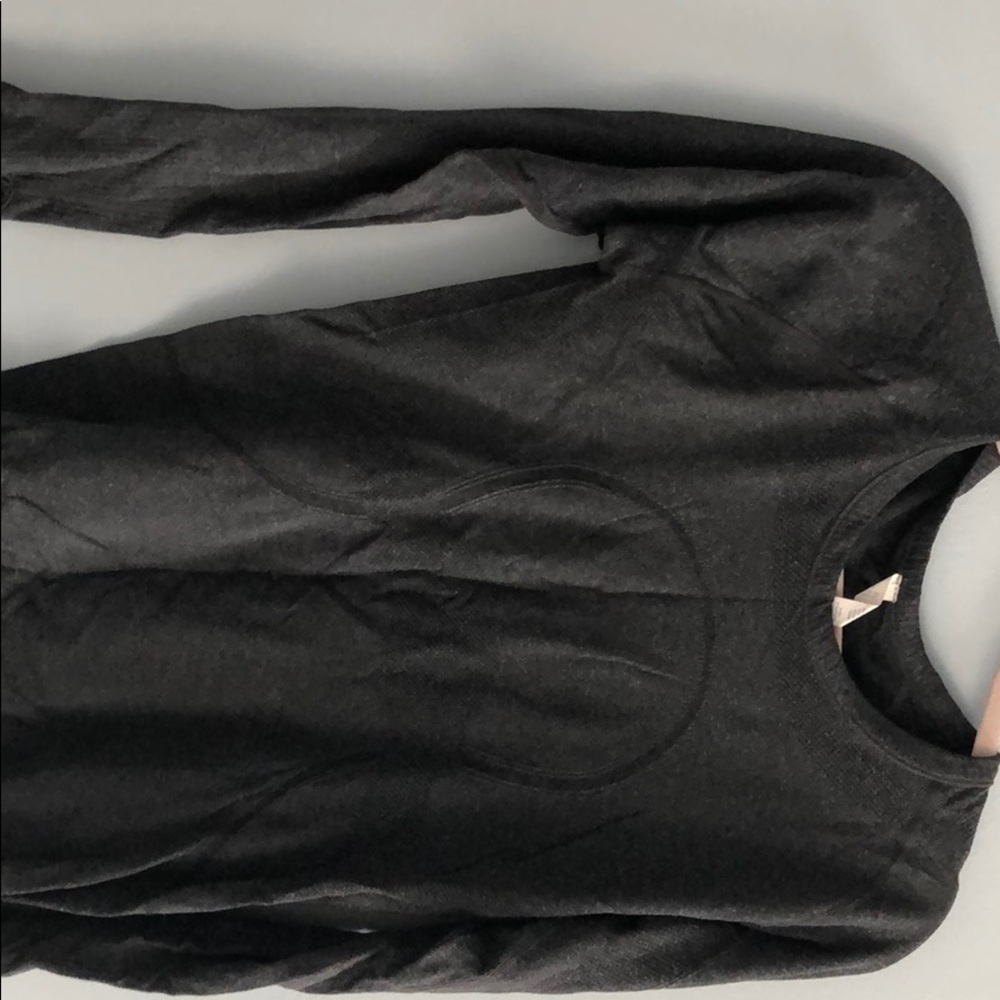 Long sleeve LuLuLemon shirt